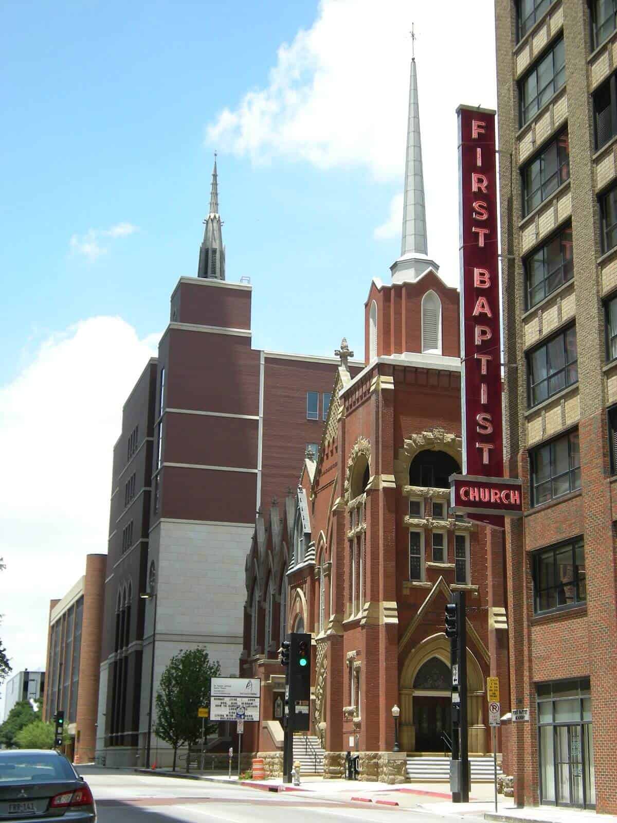 1200px-Dallas_-_First_Baptist_Church_01 First Baptist Church Dallas Texas
